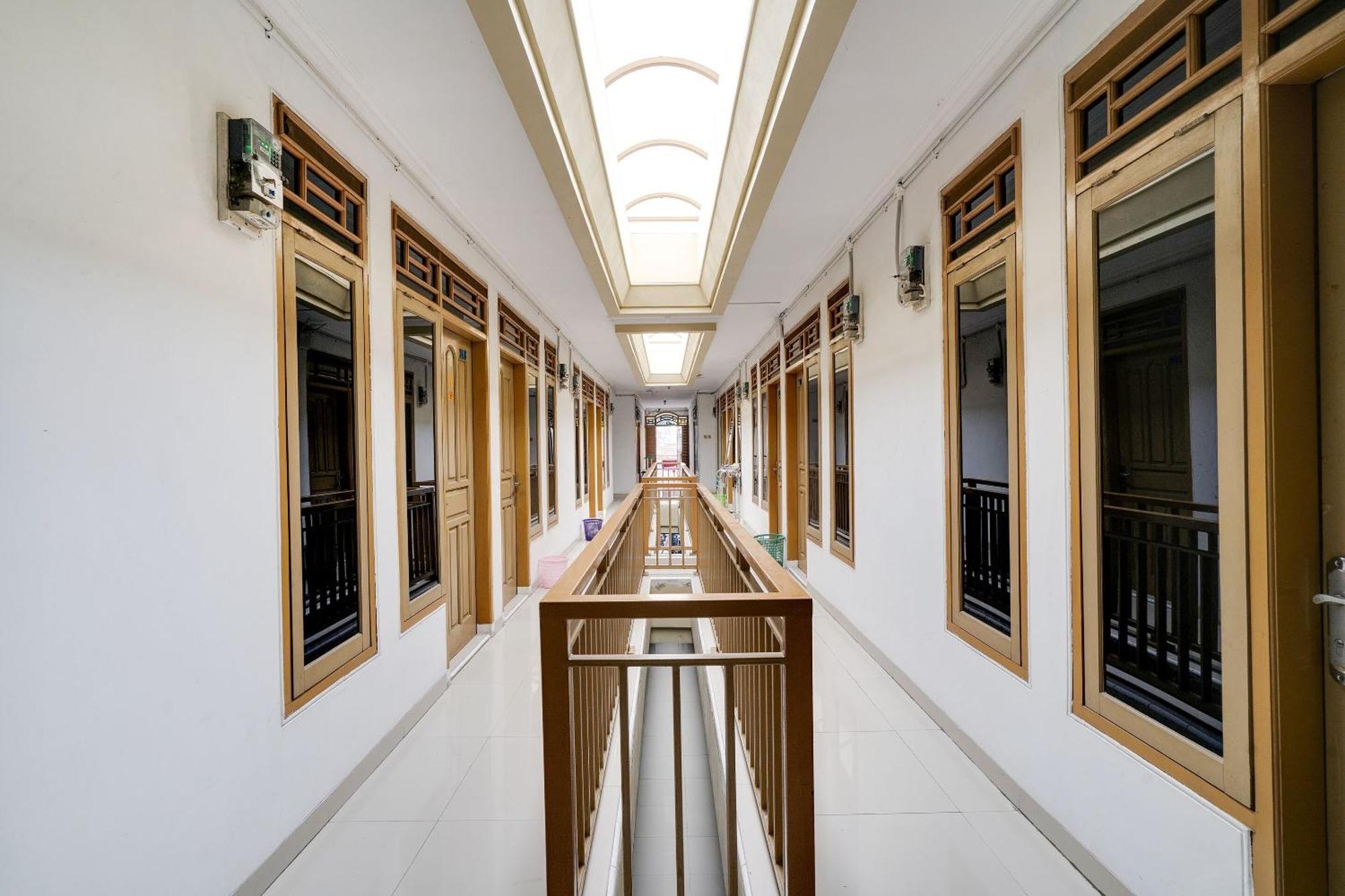 Hotel Oyo Life 91994 Sawerigading Jatinangor Syariah Sayang Exterior foto