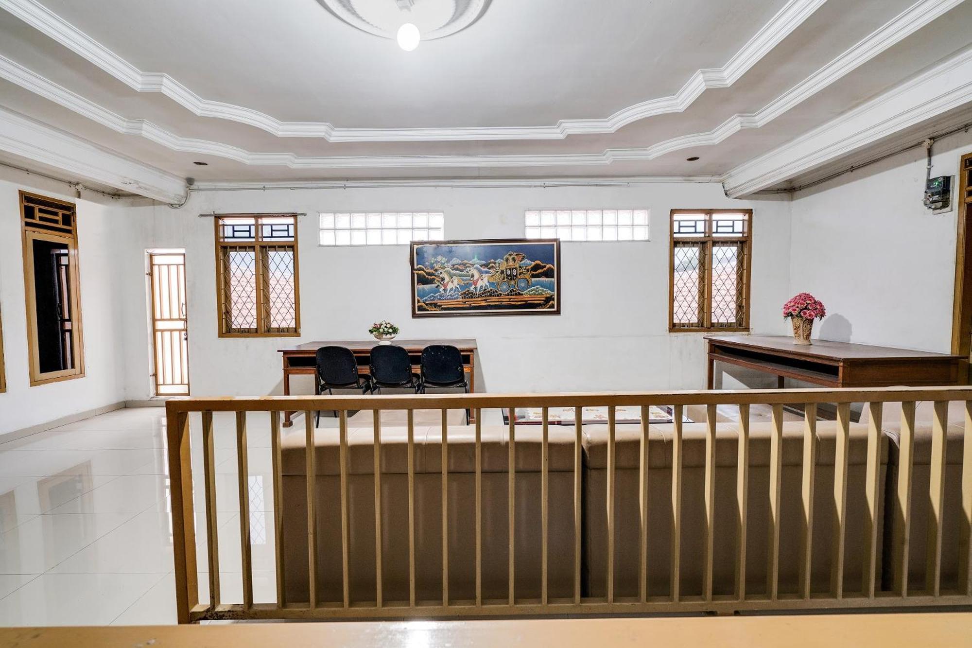 Hotel Oyo Life 91994 Sawerigading Jatinangor Syariah Sayang Exterior foto