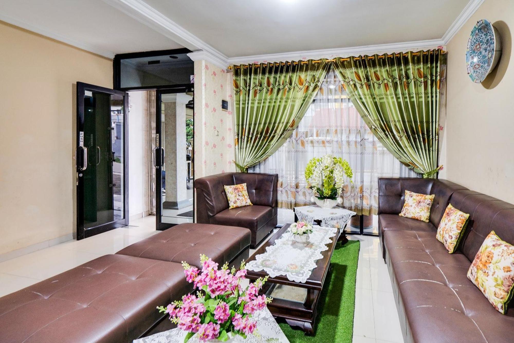 Hotel Oyo Life 91994 Sawerigading Jatinangor Syariah Sayang Exterior foto